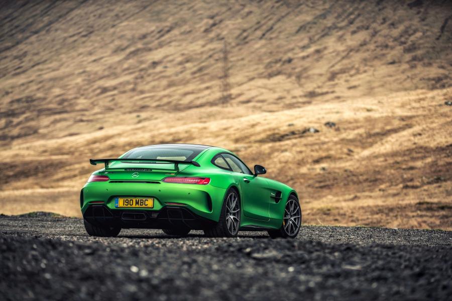  Mercedes-AMG GT R 2017 года  (UK) (фото 3 из 40)